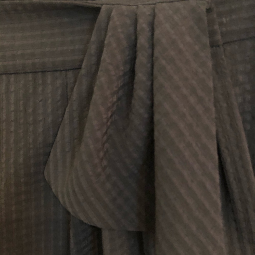 GAP Black Textured Wrap Skirt EUC - Picture 2 of 7